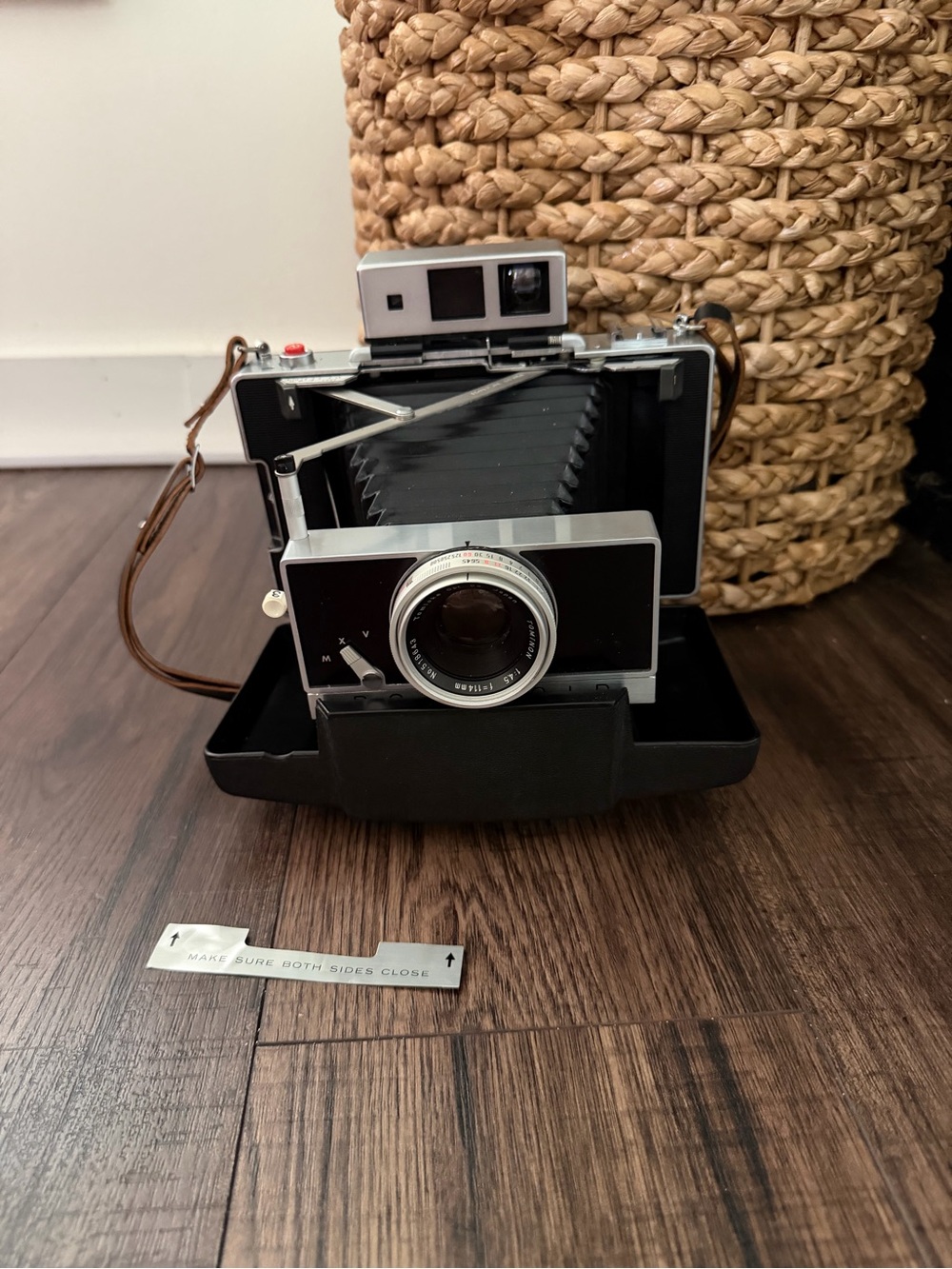 Polaroid 180 Land Camera w/Tominon 114mm f/4.5 Lens Zeiss Viewfinder, W/Shell